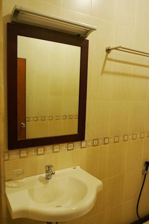 Feodora Airport Otel Palembang Oda fotoğraf