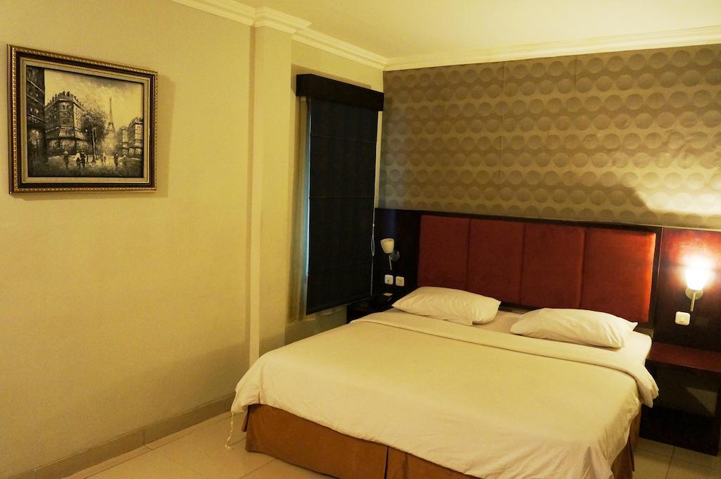 Feodora Airport Otel Palembang Oda fotoğraf