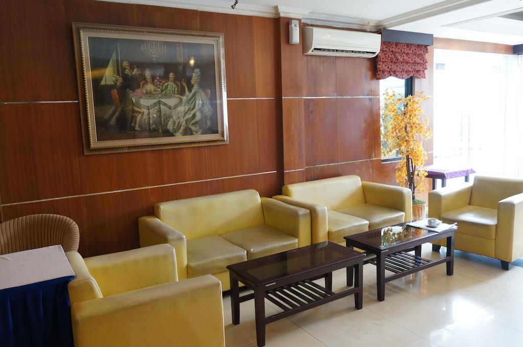 Feodora Airport Otel Palembang Dış mekan fotoğraf
